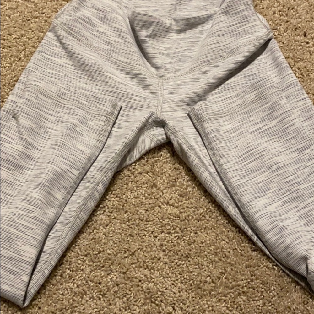 Lululemon Crop - Picture 4 of 7